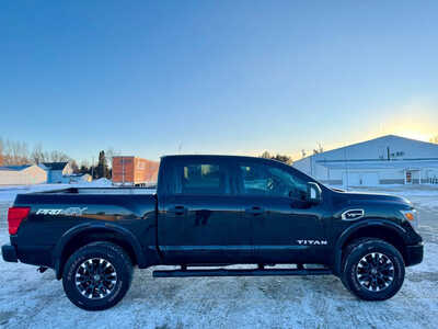 2017 Nissan Titan, $20998. Photo 6