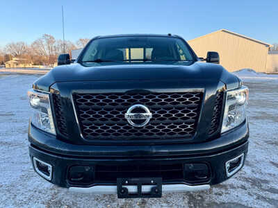 2017 Nissan Titan, $20998. Photo 8