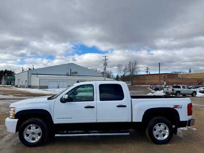 2011 Chevrolet 1500 Crew Cab, $11998. Photo 2