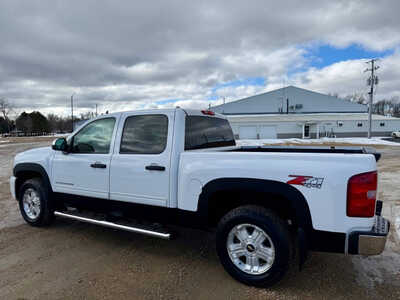 2011 Chevrolet 1500 Crew Cab, $11998. Photo 3