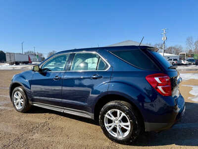 2017 Chevrolet Equinox, $10998. Photo 3