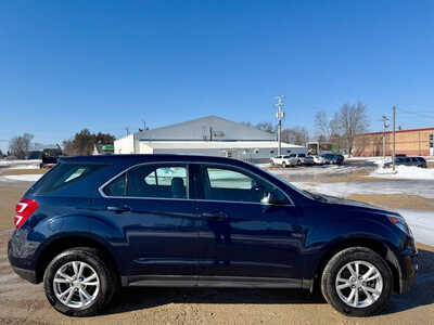 2017 Chevrolet Equinox, $10998. Photo 6