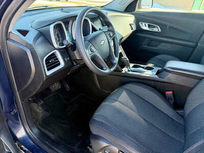 2017 Chevrolet Equinox, $10998. Photo 9