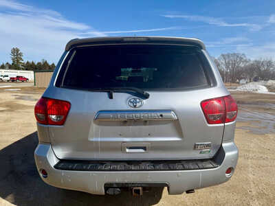 2013 Toyota Sequoia, $14998. Photo 4