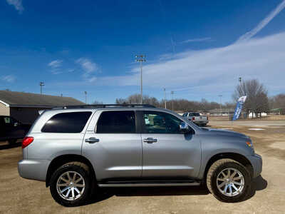 2013 Toyota Sequoia, $14998. Photo 6