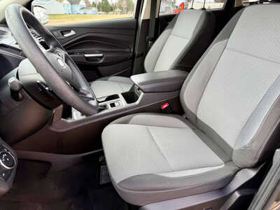 2017 Ford Escape, $7998. Photo 10