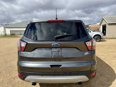 2017 Ford Escape, $7998. Photo 4