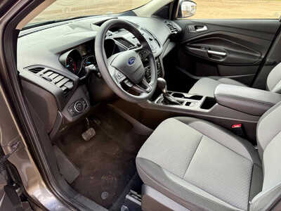 2017 Ford Escape, $7998. Photo 9