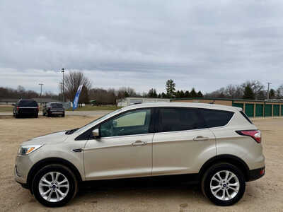 2017 Ford Escape, $8998. Photo 2