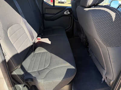 2018 Nissan Frontier, $0. Photo 12