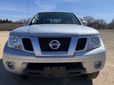 2018 Nissan Frontier, $0. Photo 8