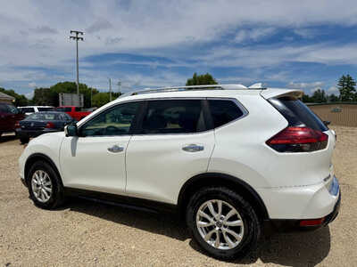 2017 Nissan Rogue, $12698. Photo 3