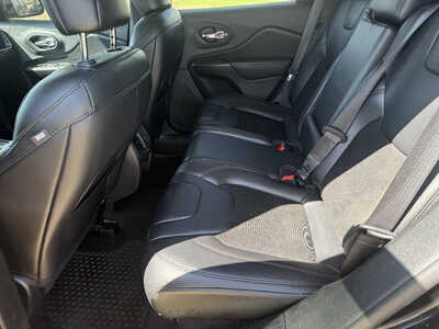 2020 Jeep Cherokee, $15198. Photo 11