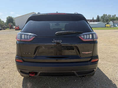 2020 Jeep Cherokee, $15198. Photo 4