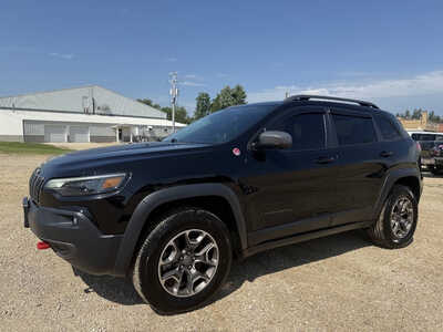 2020 Jeep Cherokee, $15198. Photo 1