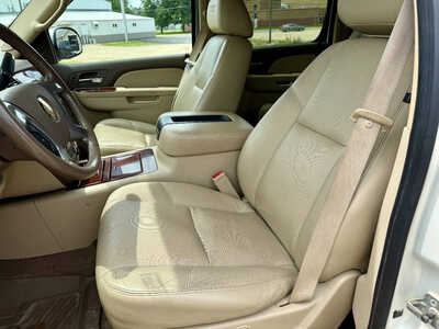 2010 Chevrolet Suburban, $11198. Photo 10