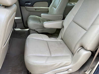 2010 Chevrolet Suburban, $11198. Photo 11