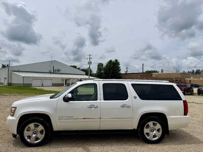 2010 Chevrolet Suburban, $11198. Photo 2