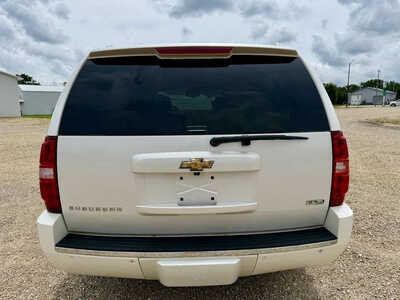 2010 Chevrolet Suburban, $11198. Photo 4