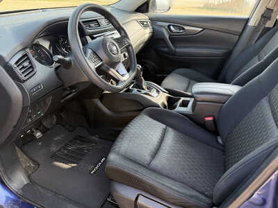 2017 Nissan Rogue, $12198. Photo 10