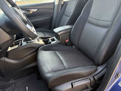 2017 Nissan Rogue, $12198. Photo 11