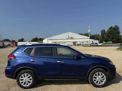 2017 Nissan Rogue, $12198. Photo 6