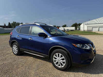 2017 Nissan Rogue, $12198. Photo 7