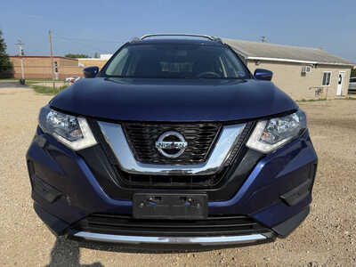 2017 Nissan Rogue, $12198. Photo 8