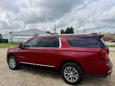 2021 GMC Yukon XL, $42198. Photo 3