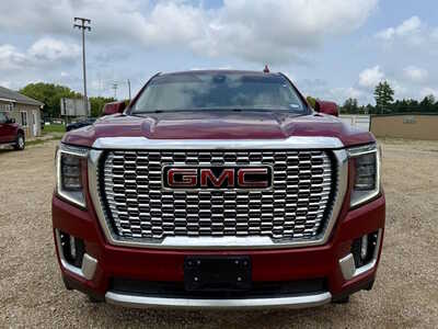 2021 GMC Yukon XL, $42198. Photo 8