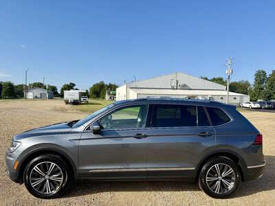 2018 Volkswagen Tiguan, $14198. Photo 2