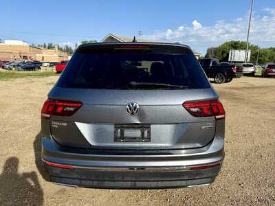 2018 Volkswagen Tiguan, $14198. Photo 4