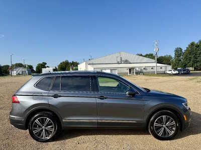 2018 Volkswagen Tiguan, $14198. Photo 6
