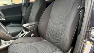 2009 Toyota RAV4, $10198. Photo 9