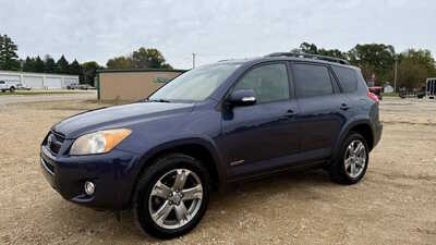 2009 Toyota RAV4, $10198. Photo 1