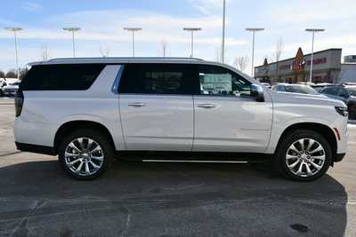 2025 Chevrolet Suburban, $83615. Photo 9