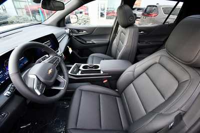 2025 Chevrolet Equinox, $28495. Photo 10