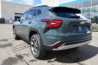 2025 Chevrolet Trax, $24885. Photo 4