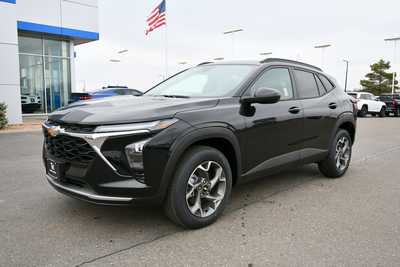 2025 Chevrolet Trax, $24885. Photo 2