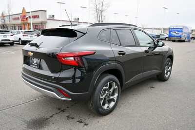 2025 Chevrolet Trax, $24885. Photo 6
