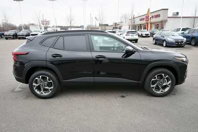 2025 Chevrolet Trax, $24885. Photo 7