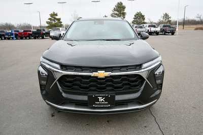 2025 Chevrolet Trax, $24885. Photo 9