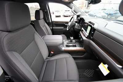 2025 Chevrolet 1500 Crew Cab, $58905. Photo 11