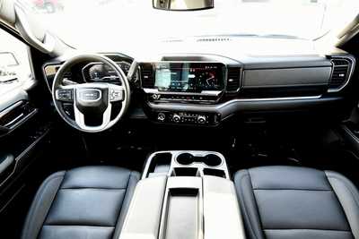 2024 GMC 1500 Crew Cab, $47750. Photo 3