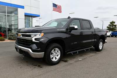 2023 Chevrolet 1500 Crew Cab, $42000. Photo 2