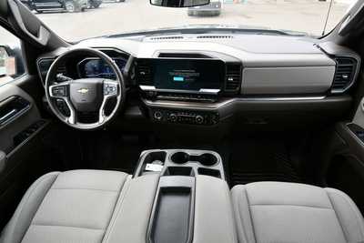 2023 Chevrolet 1500 Crew Cab, $42000. Photo 3