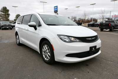 2022 Chrysler Voyager, $21000. Photo 10