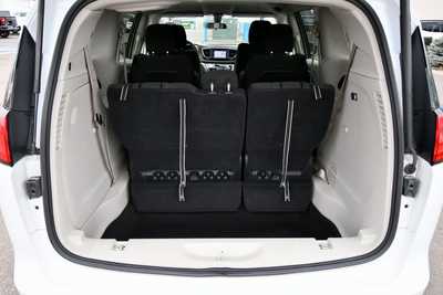 2022 Chrysler Voyager, $21000. Photo 7