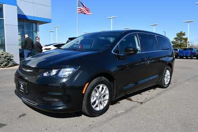 2023 Chrysler Voyager, $22250. Photo 2