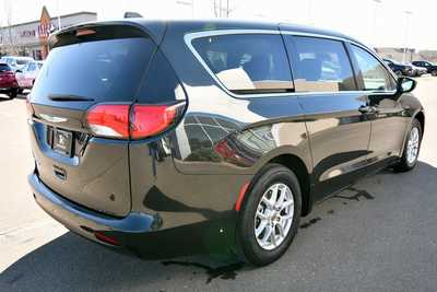 2023 Chrysler Voyager, $22250. Photo 8